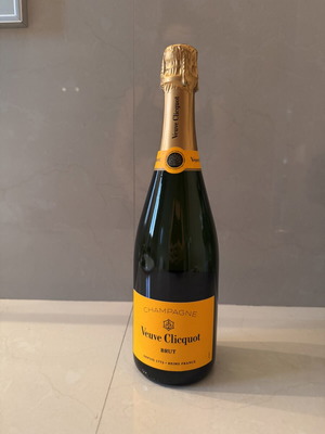 Σαμπάνια Veuve Clicquot Brut καινούργια