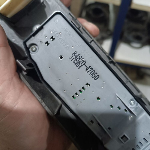 Window Switch for Toyota Prius '04-'09 like new