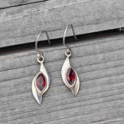 Silver earrings with garnet new