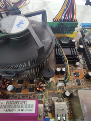 Asus Motherboard P5VD2-VM like new with Intel Dual E2140 1.60GHz and 1GB Ram DDR2
