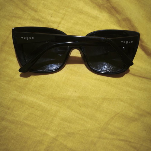 Vogue sunglasses used black lenses in poor condition, frame only