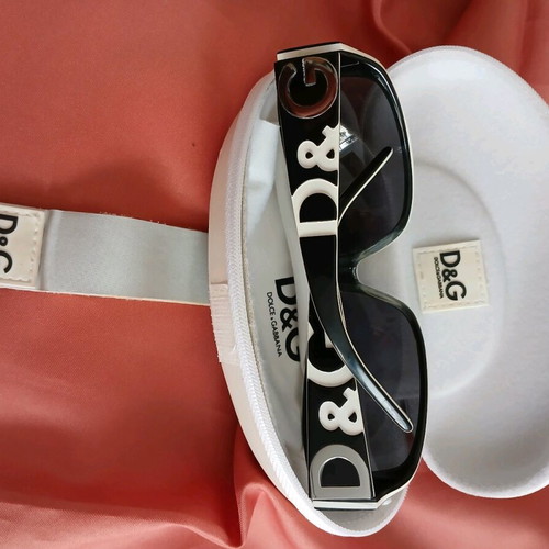 Vintage Dolce Gabanna sunglasses like new, black and white
