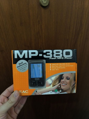 TEAC MP-380 Flash MP3 Player 2GB new, retro vintage