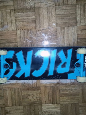 Tricks skateboard like new