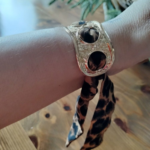 Bracelet handcuff with leopard ribbon new