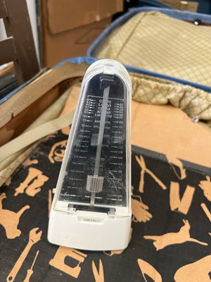 Analog music metronome like new