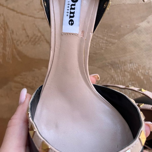 Dune leather pumps with strap and studs size 38 like new, black