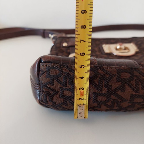 DKNY crossbody bag used, leather and fabric, medium size, brown