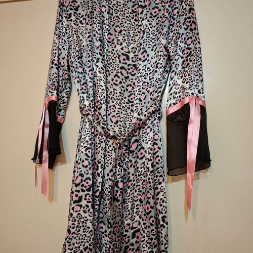 Nightgown robe like new, satin with tulle sleeves, size medium