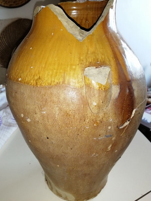 Vintage broken ceramic kioupi from 1940s