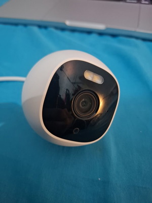 Eufy outdoor camera 1080p with magnetic base, power supply and cable