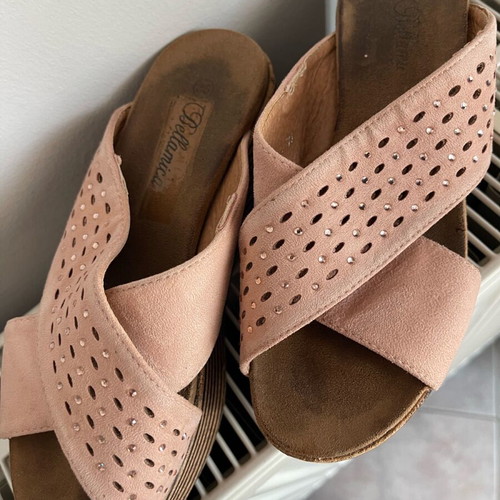Pink platform slippers with rhinestones used, size 36