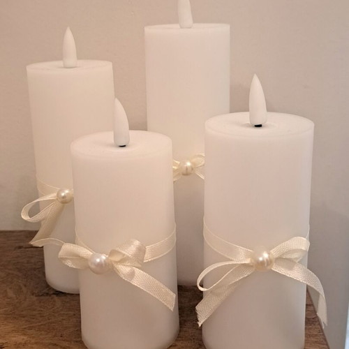 Led candle set of 4 with battery and remote, like new