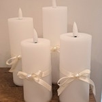 Led candle set of 4 with battery and remote, like new