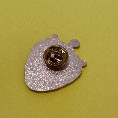 Metal strawberry pin new, multicolored 3.5cm