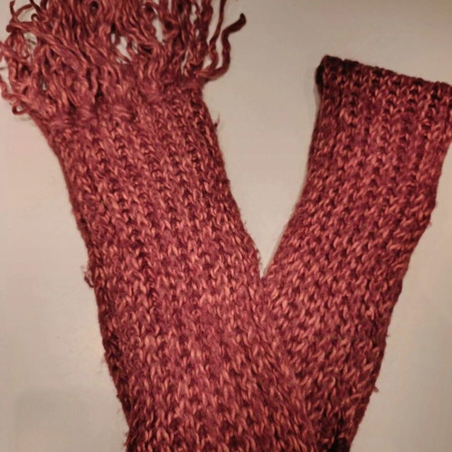 Knitted braid scarf 50% wool like new, red pink