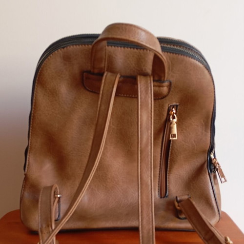 Backpack brown with double zipper like new