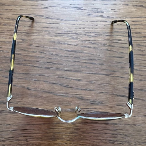 Vintage round sunglasses used with metal frame