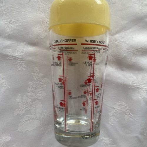 Glass shaker dosometer vintage like new