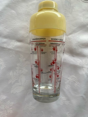 Glass shaker dosometer vintage like new