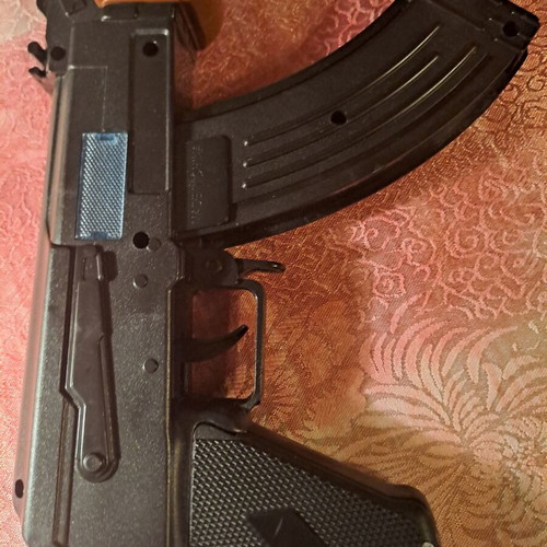 Kalashnikov toy gun like new with sound