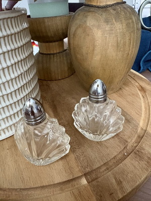 Vintage clear glass salt and pepper shakers