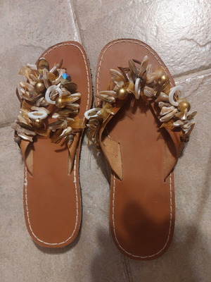 Leather sandals handmade, like new, size 39, decorated with shells and pearls