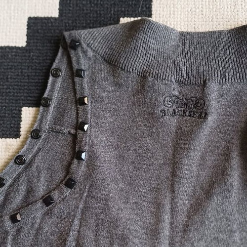 Knitted vest like new, grey with studs