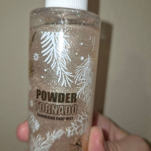 Shimmering Body Mist powder scent, new