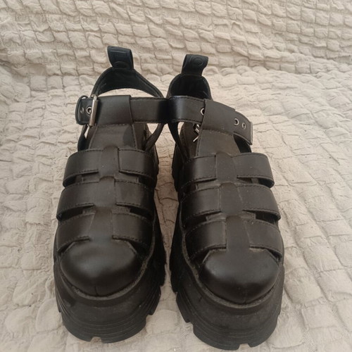 Buffalo London Chunky Sandals black size 39 like new