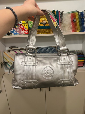 Kipling leather vintage handbag like new, gray silver