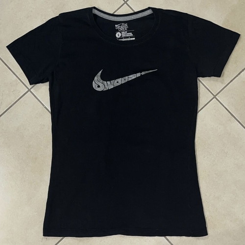 Nike Women T-Shirt black size L like new with Swoosh logo print