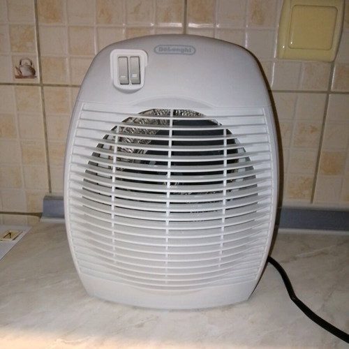 Delonghi bathroom fan heater 2000 What like new