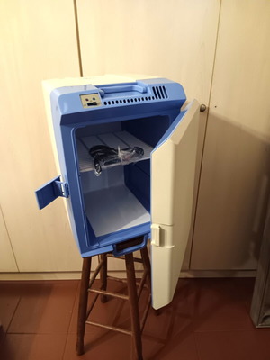 Cooly Duplex 12V Car Cooler 28L new