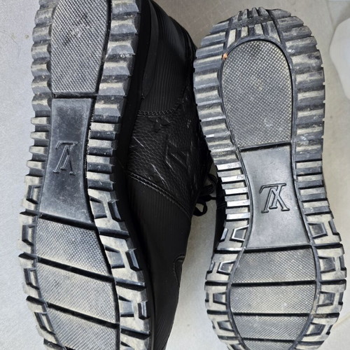 Louis Vuitton Epi Leather Sneakers used, size 44, black
