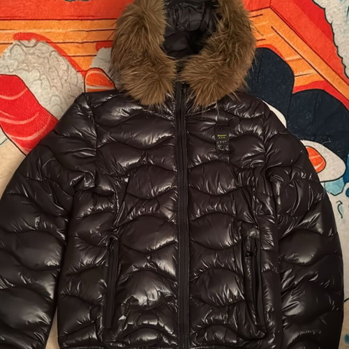 Blauer puffer jacket with fur hood, black