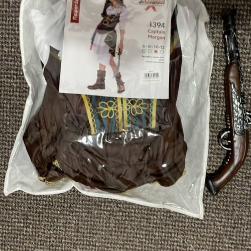Pirate costume for girl 10 years like new