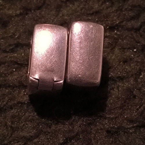 Silver earrings used with geometric shape and hinged clasp