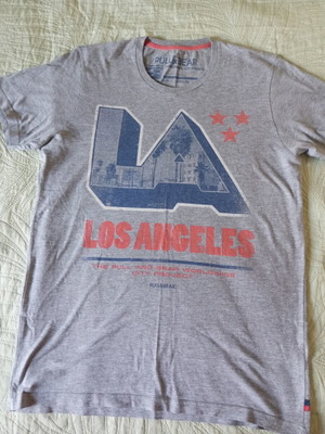 T shirt gray with print size large Pull & Bear like new