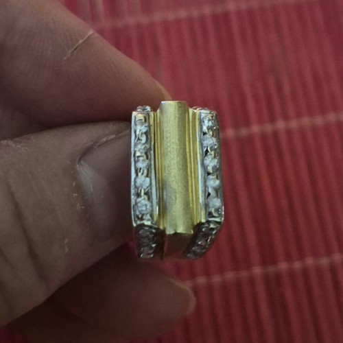 Vintage gold ring with matte gold and 14-carat zircons, nearly 5 grams