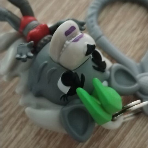 Five Nights at Freddy's Roxy Keychain like new