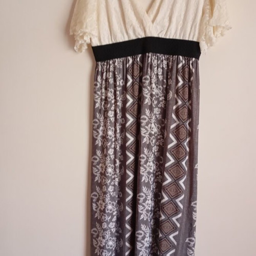 Plus size long dress Fuego like new, white and gray