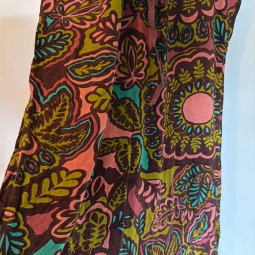 Mako dress size small like new, multicolor