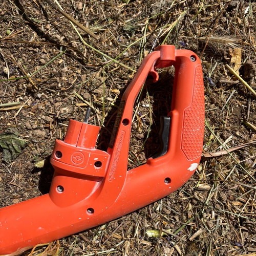 Black and Decker string trimmer like new, without string