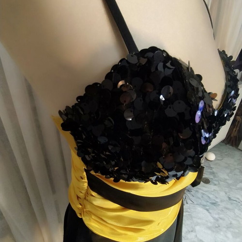 Evening dress like new with black sequins and yellow fabric