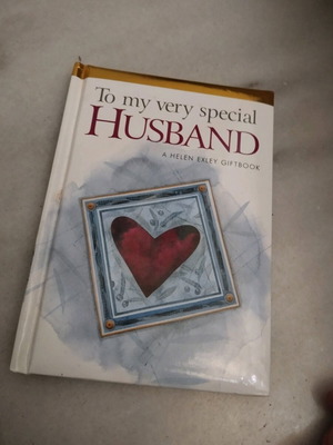 Μικρό βιβλίο Husband μεταχειρισμένο, στα αγγλικά