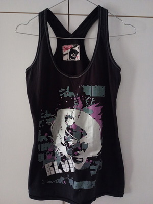 T-shirt like new, size small, multicolor
