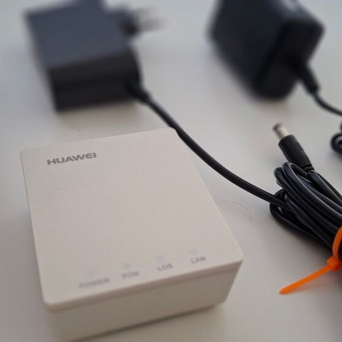 Vodafone Power Station Wi-Fi 6 Router SHG3060 and Huawei ONT HG8010Hv6-10 like new
