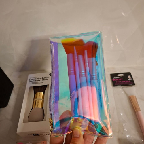 Makeup tools new, unused in packaging