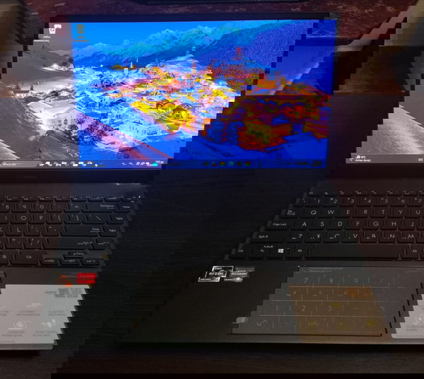 Asus ZenBook 13 OLED UM325UA / AMD Ryzen 7 5700U  (With Warranty)